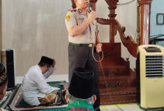  Kapolsek Sukomanunggal Bangun Silaturahmi dan Sampaikan Imbauan Kamtibmas di Masjid Al Barokah