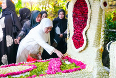 Khofifah Ajak Jemaah Teladani Akhlak Sunan Ampel di Haul Agung ke-549