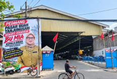 Pedagang Pasar Buah Tanjungsari Pasang Baliho Ajak Pemkot Surabaya Duduk Bersama