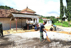 Progres 30 Persen, Satgas TMMD Percantik Halaman Kelas Santri