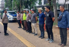 Polsek Gayungan Amankan Aksi Unjuk Rasa di Kantor Kejati Jatim