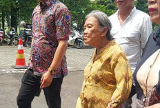 Nenek Elina Penuhi Panggilan Penyidik Polda Jatim Terkait Laporan Pemalsuan Dokumen