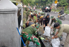 Wujudkan Lingkungan Asri, Polsek Rungkut Bersama Tiga Pilar Gelar Karya Bhakti di Pasar Sopoyono