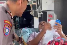 Enam Hari Terkendala Cuaca Buruk, Polsek Kawasan Pelabuhan Gresik Kawal 247 Penumpang KM E.B 6F