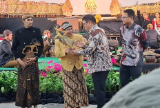 Gelar Wayang Kulit, Petrokimia Gresik Tampilkan Dalang Binaan Sanggar Perusahaan