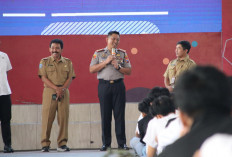 Cegah Kenakalan Remaja, Kombes Pol Danang Berikan Edukasi Wawasan Kebangsaan di SMKN 4 Malang