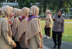 Bangun Karakter Generasi Muda, Polwan Polres Ngawi Sosialisasikan Bahaya Narkoba 