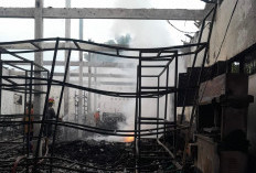 Gudang Home Industri Sepatu di Sooko Mojokerto Ludes Terbakar, Api Mengamuk sejak Dini Hari
