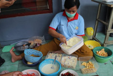 Kisah Produktif Warga Binaan Lapas Jember, Dari Mengait Benang hingga Meracik Salad Buah Bernilai Ekonomi