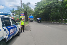 Antisipasi Kemacetan dan Laka Lantas, Personel Polsek Tandes Siaga di Jalur Tengkorak Margomulyo