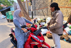 OTT Buang Sampah Sembarangan di Surabaya, 4 Warga Didenda Rp75 Ribu dan Disanksi Bersih-Bersih