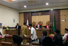 Sidang SK ASN Palsu Diwarnai Saling Sangkal di PN Gresik, Terdakwa Tuding AP Terima Upah