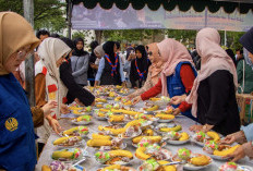 Unesa Kembali Hadirkan 2.500 Paket Takjil Gratis Setiap Hari, Jadi Penopang Mahasiswa Perantauan dan Warga