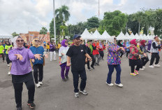 Guncang Balai Kota, Senam Dahlan Iskan Tuai Apresiasi Pengunjung 