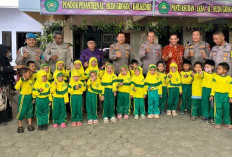 Polsek Grogol Berbagi Kebahagiaan dengan Anak Yatim Piatu