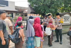 Polisi Sidoarjo Berbagi di Tengah Kesibukan Tugas