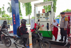 Jelang Nataru, Polisi Sidoarjo Patroli di SPBU