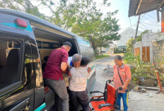 Aksi Humanis Polres Gresik, Layanan Ambulans Gratis Antar Pasien dari Rumah Sakit hingga Tiba di Rumah