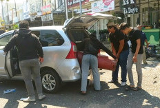 Barang Bukti Ledakan Ruko Nasi Tempong Sri Dewi Dibawa ke Labfor Polda Jatim