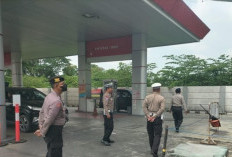 Jamin Kamtibmas Kondusif, Polsek Lakarsantri Pantau Stok BBM dan Antisipasi Kriminalitas di SPBU