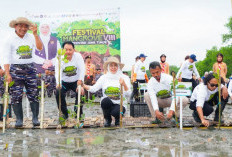 Peringati Hari Gerakan Satu Juta Pohon, Khofifah Ajak Warga Jawa Timur Peduli Lingkungan