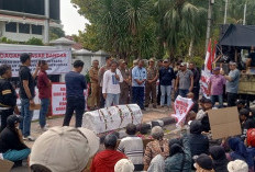 Pedagang Geruduk Balai Kota Kediri, Tuntut Portal Pasar Dicabut dan Dirut Dievaluasi