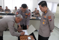 Perkuat Transparansi Anggaran, Kapolres Nganjuk Pimpin Penandatanganan Pakta Integritas Pengelola Keuangan