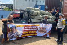 Tekan Kecelakaan, Polsek Sukomanunggal Gelar Ram Check Truk di Exit Tol Banyu Urip