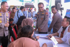 RS Bhayangkara Jombang Dipadati Warga, Ribuan Orang Dapat Layanan Kesehatan Gratis di Hari Bhayangkara Ke-80