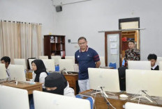 Perluas Akses Pendidikan, Kadindik Jatim Tinjau Kesiapan Gladi Bersih TKA Paket B