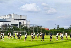 Bernardo Tavares Pimpin Latihan Perdana Persebaya Surabaya