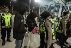 143 Personel Polres Lamongan Amankan Uji Coba Persela vs PSPS di Surajaya