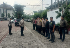 Polsek Gayungan Kawal Aksi Unjuk Rasa Solidaritas Satu Cita di Kantor DLH Jatim