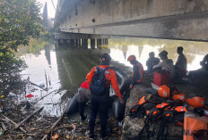 Mancing di Jembatan Perbatasan Gresik-Surabaya, Pemuda Benowo Hilang Usai Jatuh ke Kali Lamong