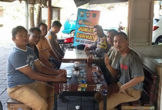 Polsek Sukomanunggal Gelar Jumat Curhat di Warkop Donowati, Serap Aspirasi dan Sosialisasikan Layanan 110