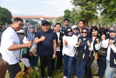 Bupati dan Wakil Bupati Sidoarjo Kompak Tanam Pohon di Taman Flyover Aloha
