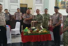 Sinergitas TNI-Polri, Polres Bangkalan Beri Kejutan Tumpeng ke Makodim 0829