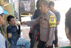 Pura-Pura Cari Alamat, Maling Helm di Gubeng Jaya Babak Belur Diamuk Warga