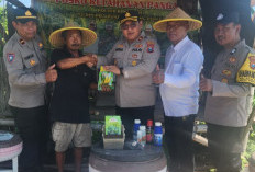 Dukung Asta Cita Presiden, Polsek Kenjeran Salurkan Bantuan Bibit dan Obat Hama ke Poktan Nandur Makmur