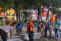 Polresta Malang Kota dan Pemkot Bongkar 14 Lapak Takjil di Trotoar Soehat