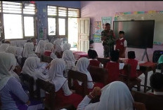 Babinsa Turi Lamongan Tanamkan Wawasan Kebangsaan untuk Bentengi Generasi Digital