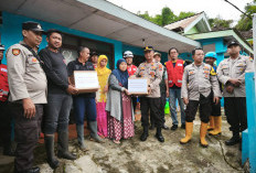 Polres Pasuruan Salurkan Bantuan kepada Keluarga Korban Longsor Tlogosari