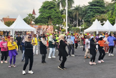 Senam Dahlan Iskan Meriahkan Halaman Balai Kota Surabaya dalam Rangkaian SFF 2026