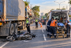 Pemotor Supra Fit Meregang Nyawa, Sopir Trailer Kabur