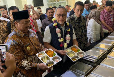 Pastikan Merata, Menko Pangan dan Bupati Jombang Tinjau Pelaksanaan MBG di Sekolah