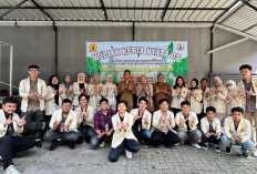 Ratusan Mahasiswa UWKS Gelar KKN di Desa Setro, Bantu Edukasi Tingkatkan Kesejahteraan Rakyat