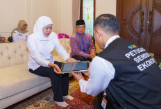 Didatangi Petugas BPS di Rumah, Gubernur Khofifah Ikut Didata Sensus Ekonomi 2026