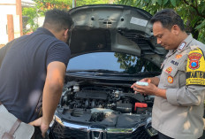 Sempat Resahkan Warga Rungkut, Bhabinkamtibmas Serahkan Honda Brio Terparkir Sepekan ke Pemiliknya