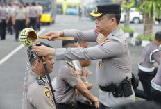 Kado Akhir Tahun, 261 Personel Polrestabes Surabaya Naik Pangkat