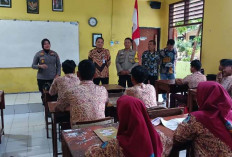 Cegah Tawuran dan Aksi Unjuk Rasa, Kapolsek Wiyung Beri Pembekalan Siswa SMAN 22 Surabaya
